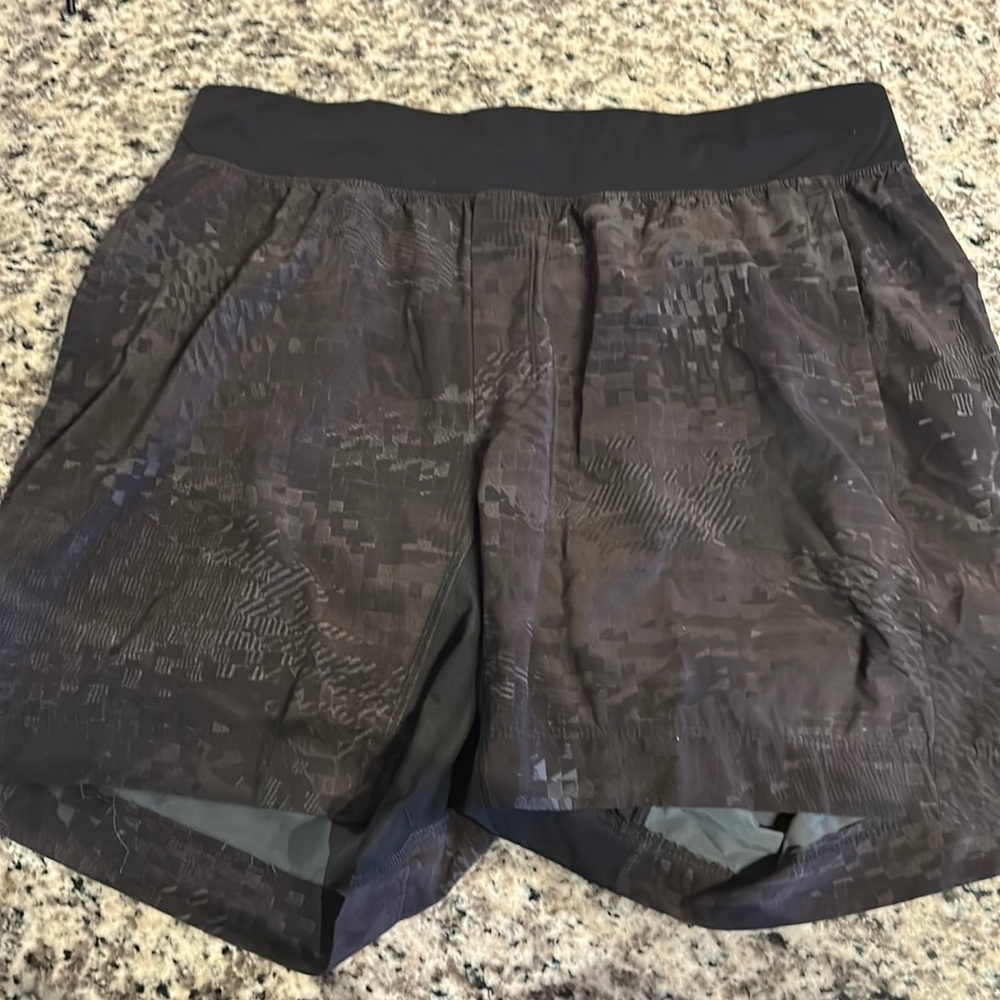 Lululemon THE 7 inch shorts